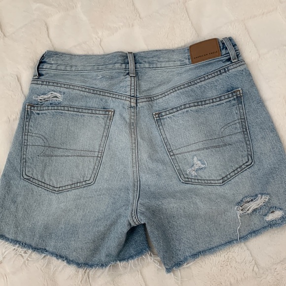 90s Boyfriend Short - Picture 2 of 3